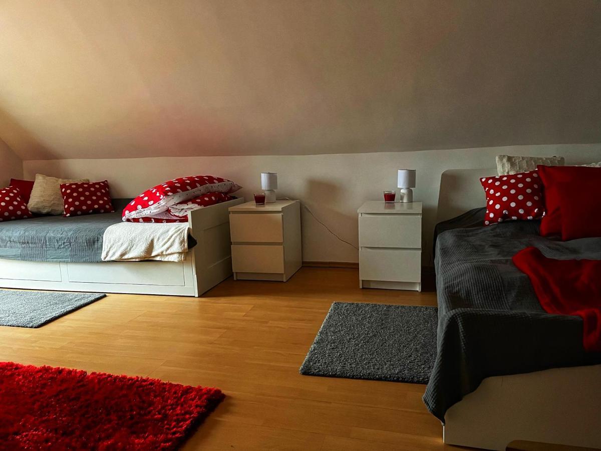 Apartamento Poettyoesotthon Vendeghaz Tiszabábolna Exterior foto