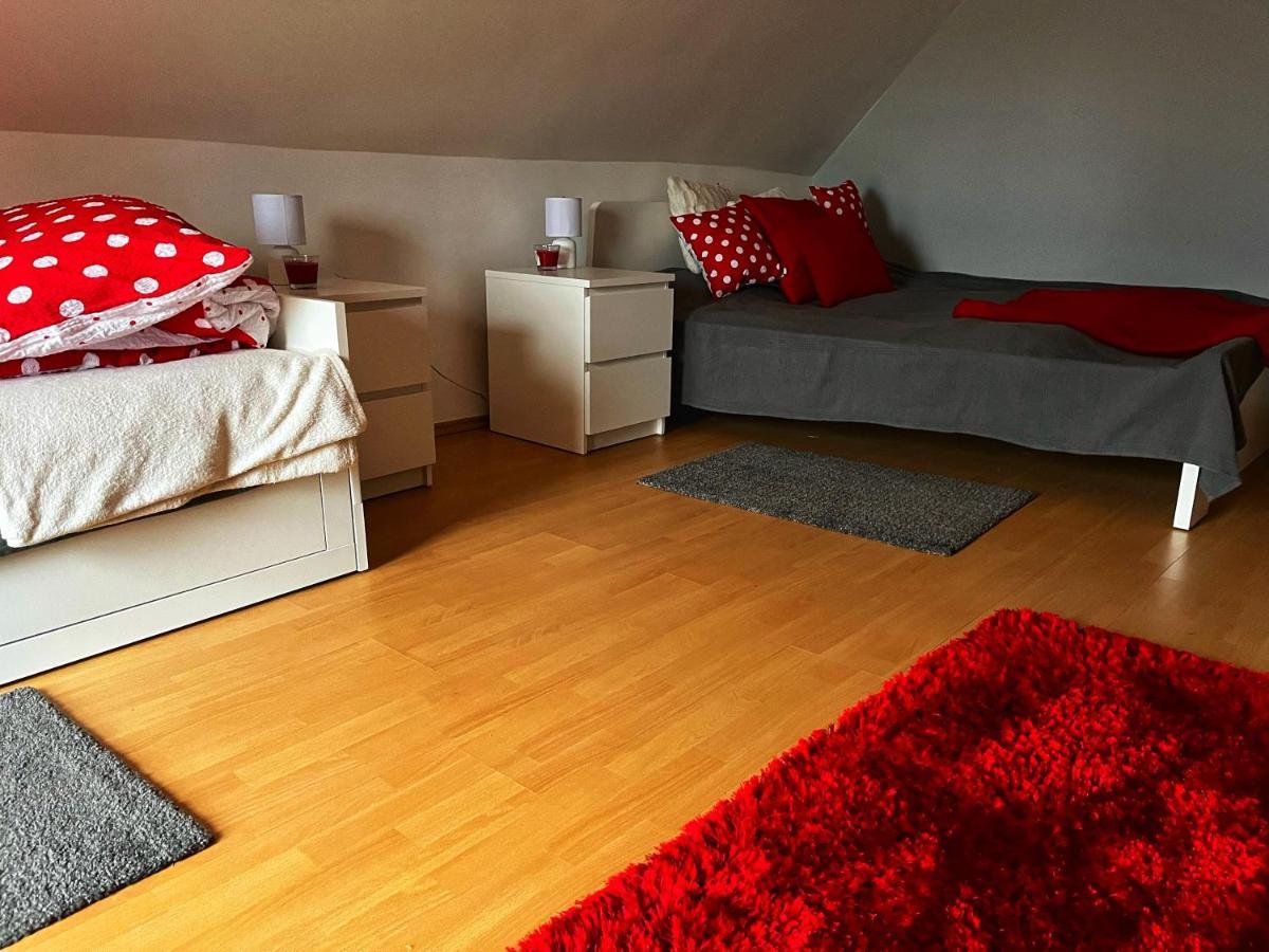 Apartamento Poettyoesotthon Vendeghaz Tiszabábolna Exterior foto